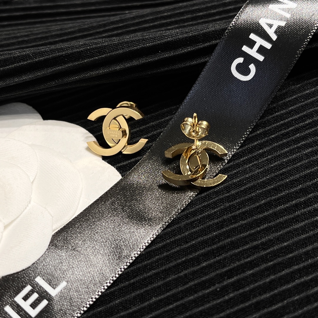 A715 Chanel earrings 108861
