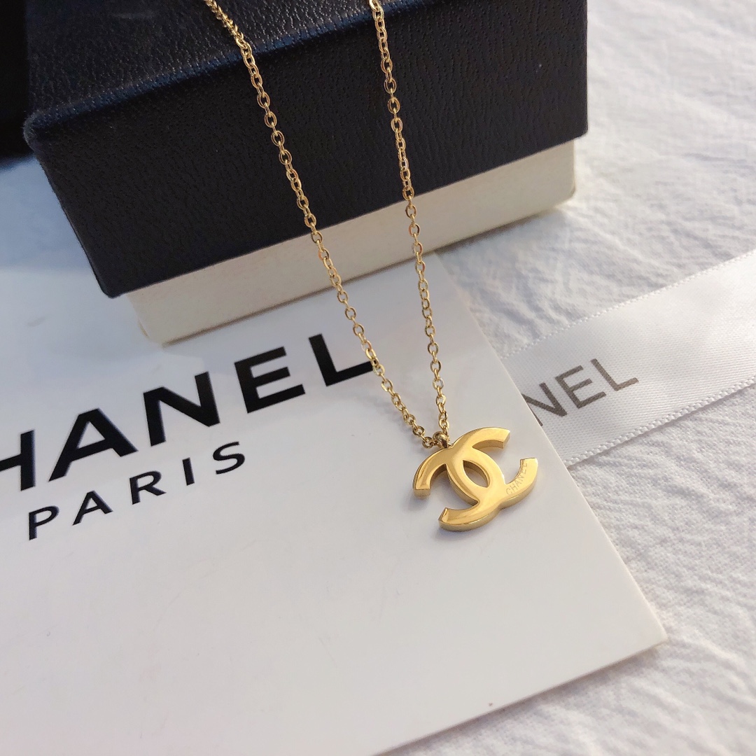 X244 Chanel necklace 108747