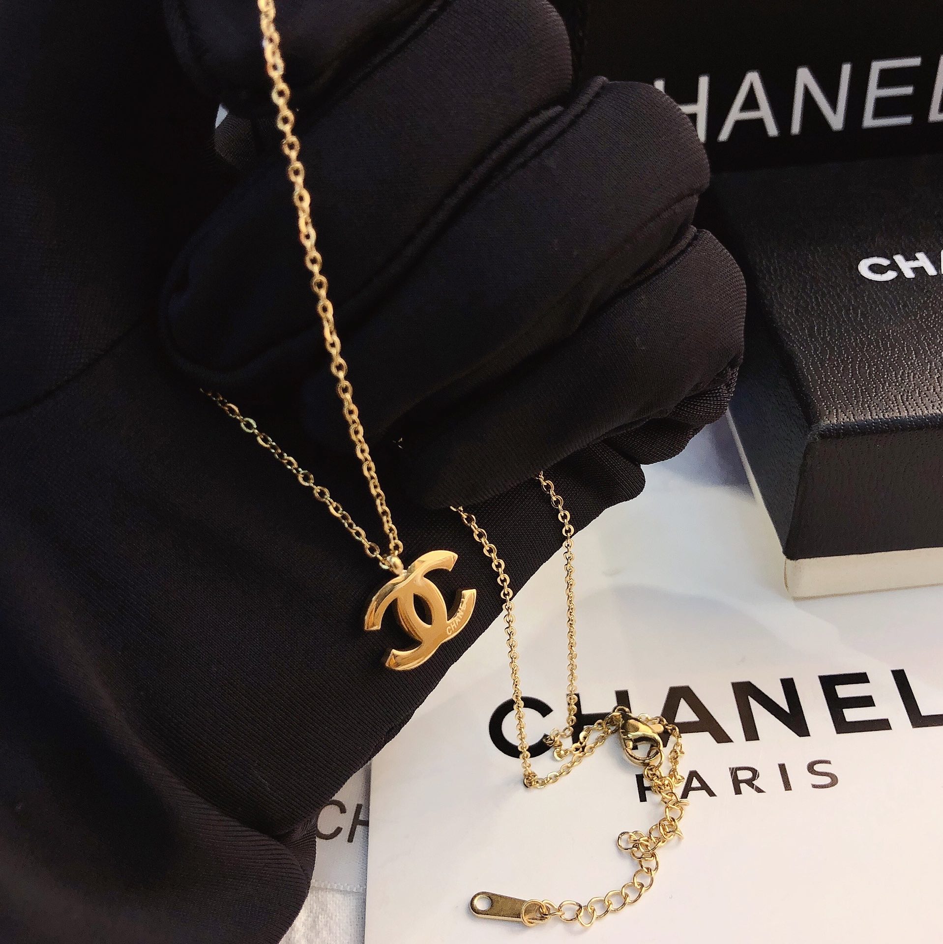 X244 Chanel necklace 108747