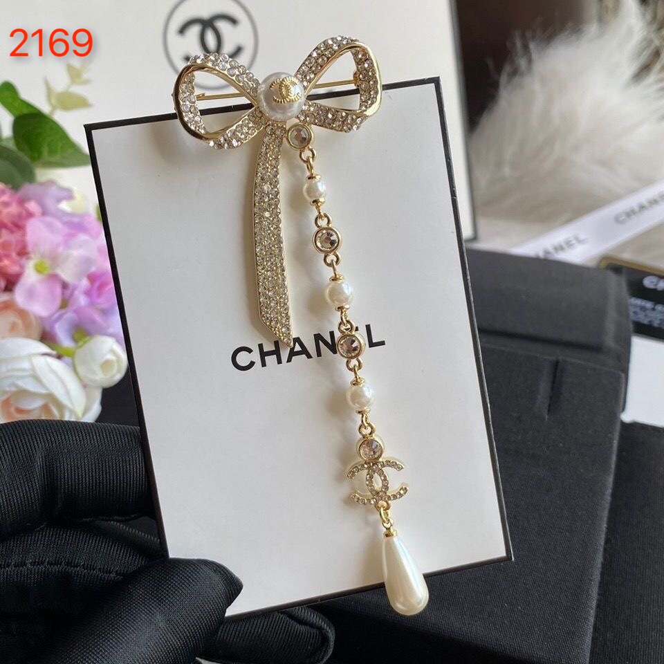 Chanel brooch 108730