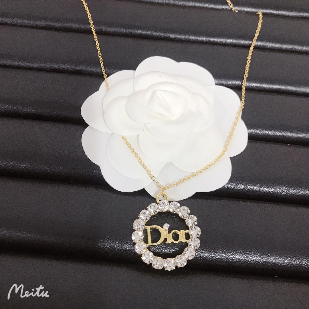 Dior necklace 108711