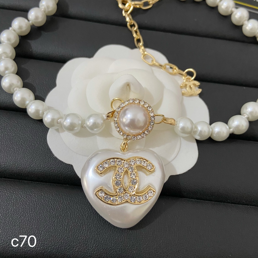 Chanel necklace 110987