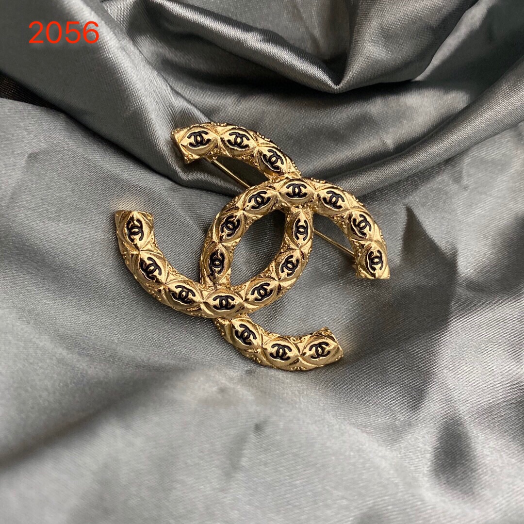 Chanel brooch 108700