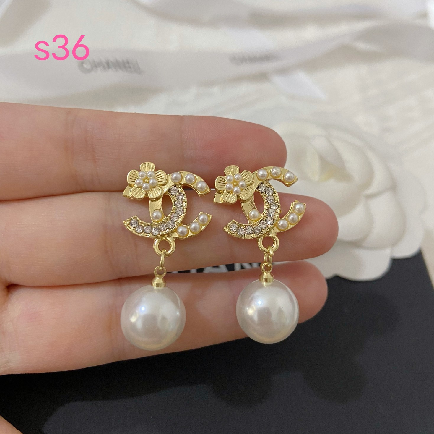 chanel earrings 108976