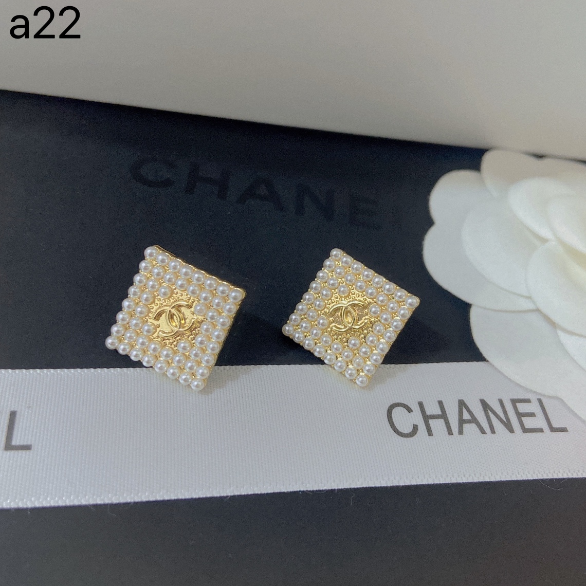 Chanel earrings 108966
