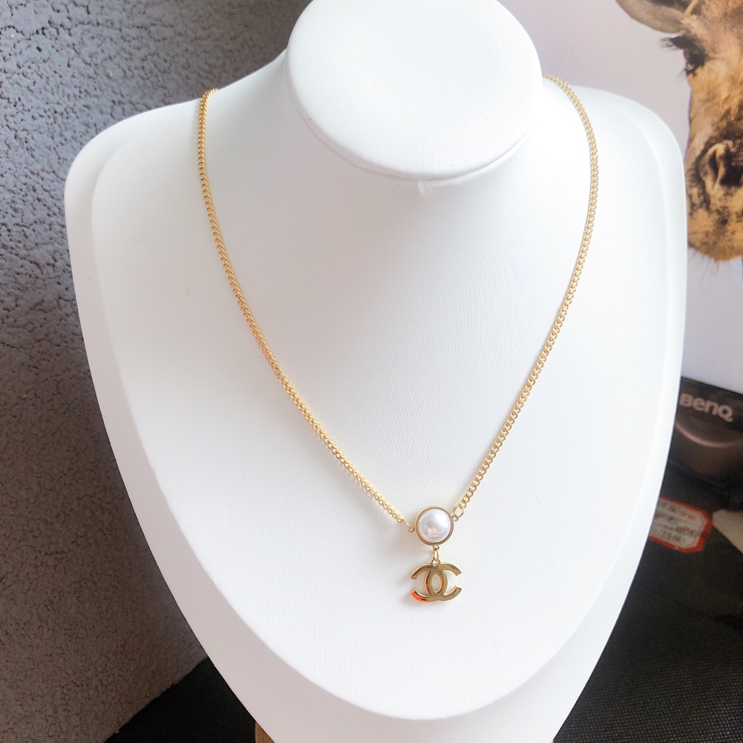 Chanel necklace 108962