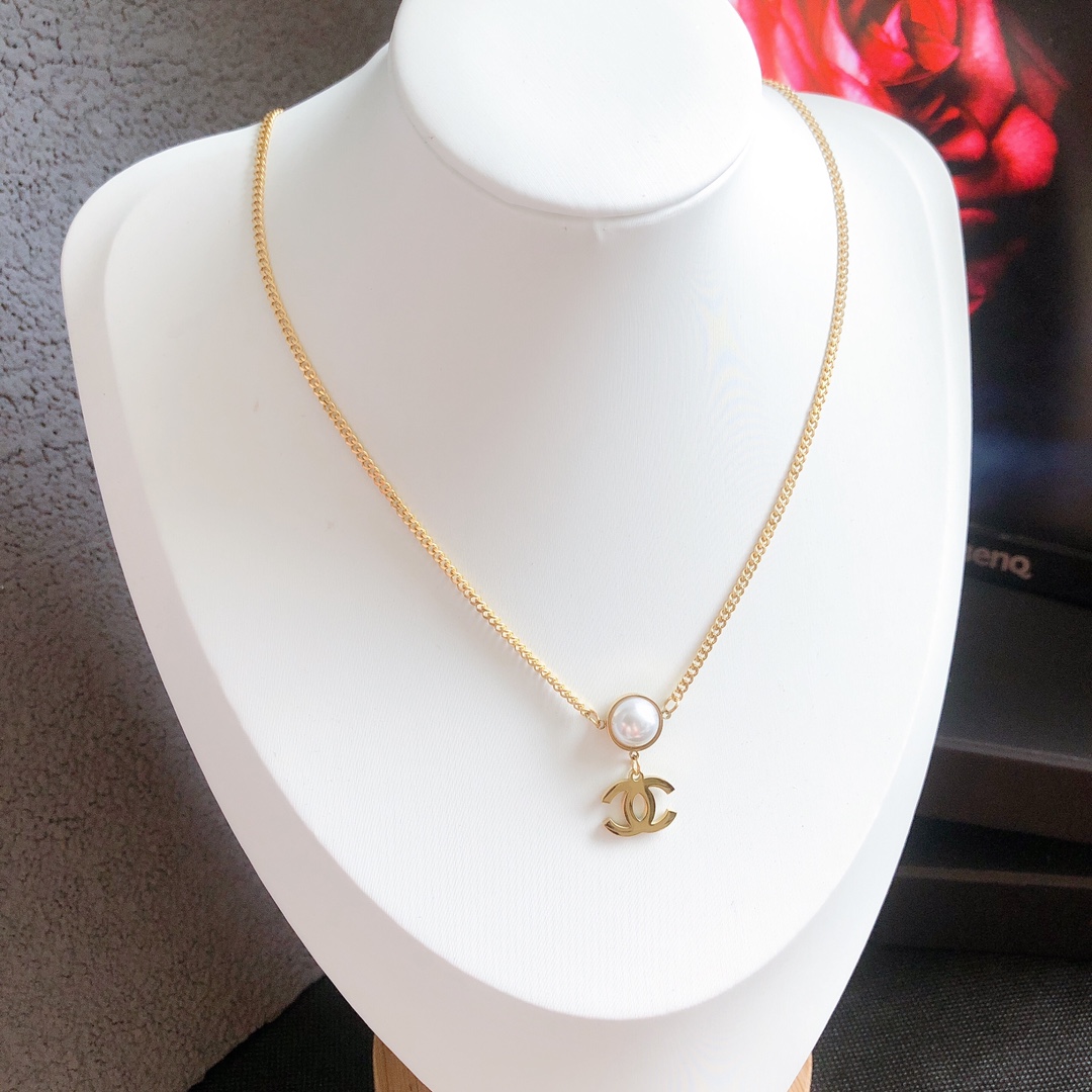 Chanel necklace 108962