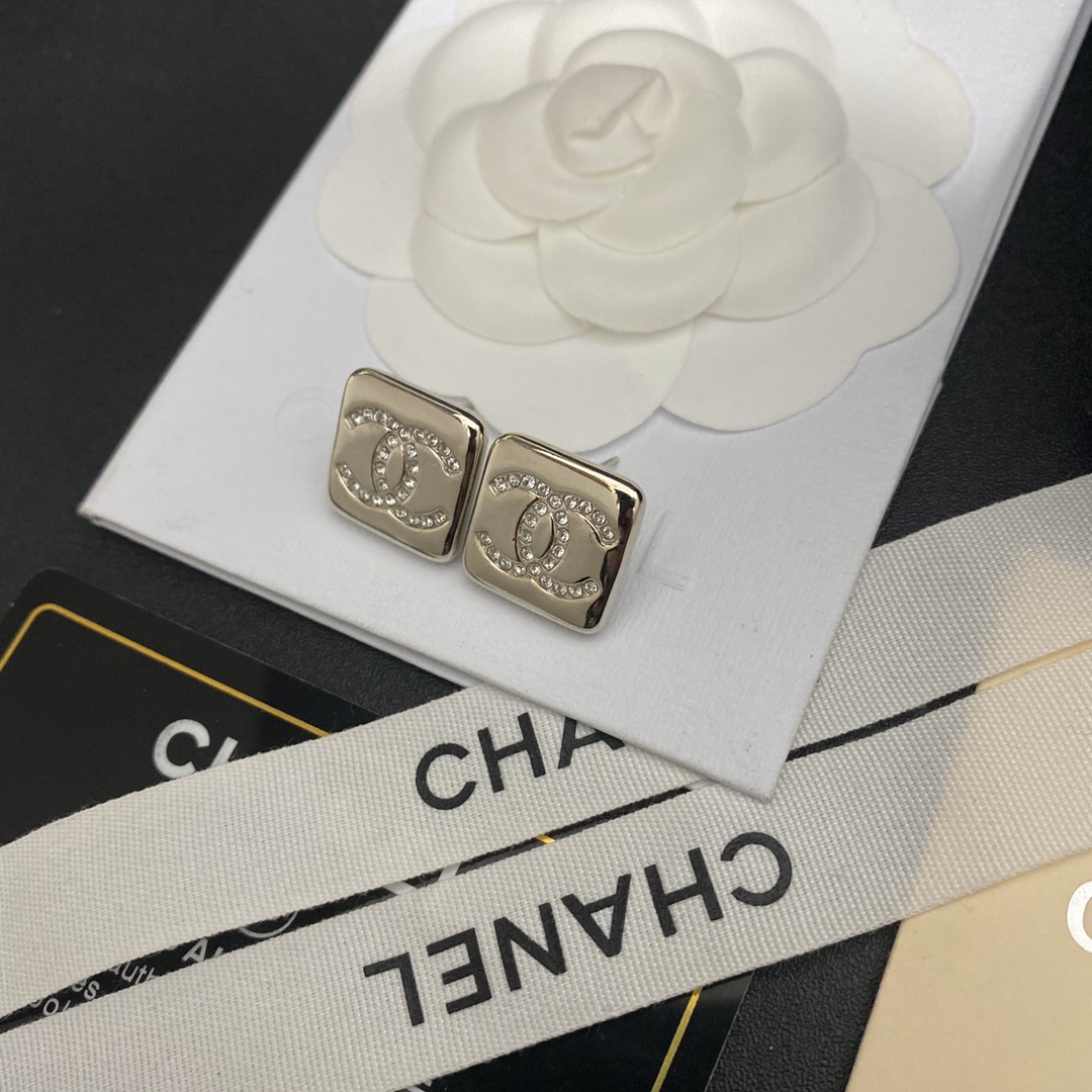 A533 Chanel earrings 108907