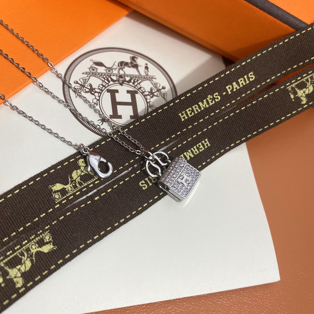 B239 hermes necklace 108884