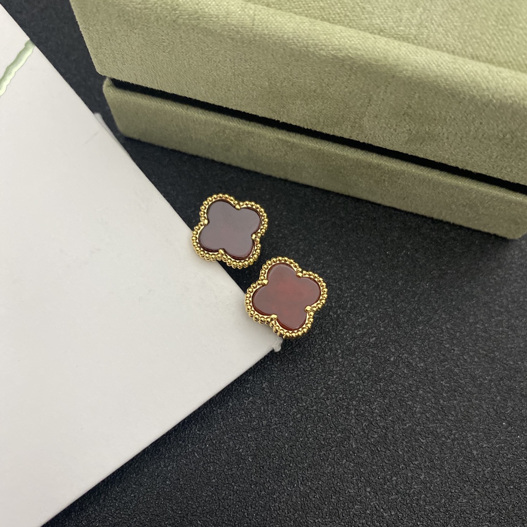 A226 VCA earrings 105999