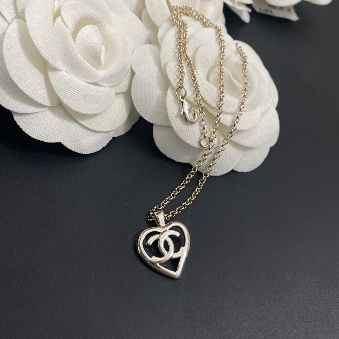 B354 Chanel necklace 109114