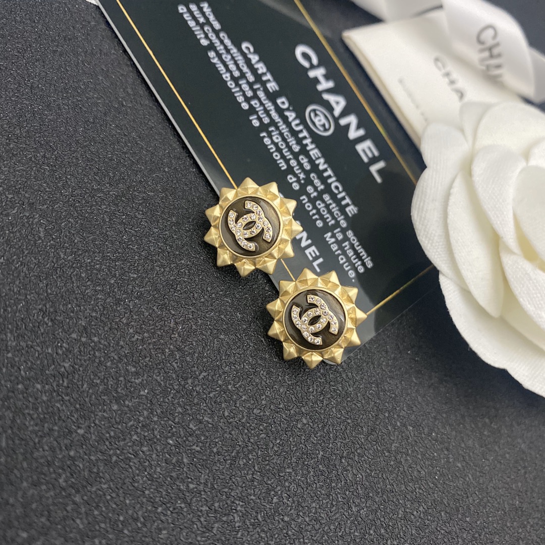 A732 Chanel earrings 109113
