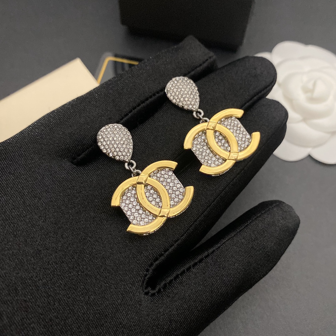 A553  Chanel earrings 109107