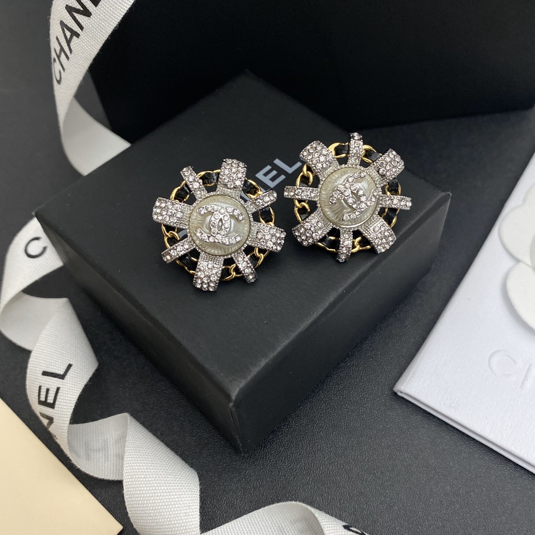 A566  Chanel earrings 107846