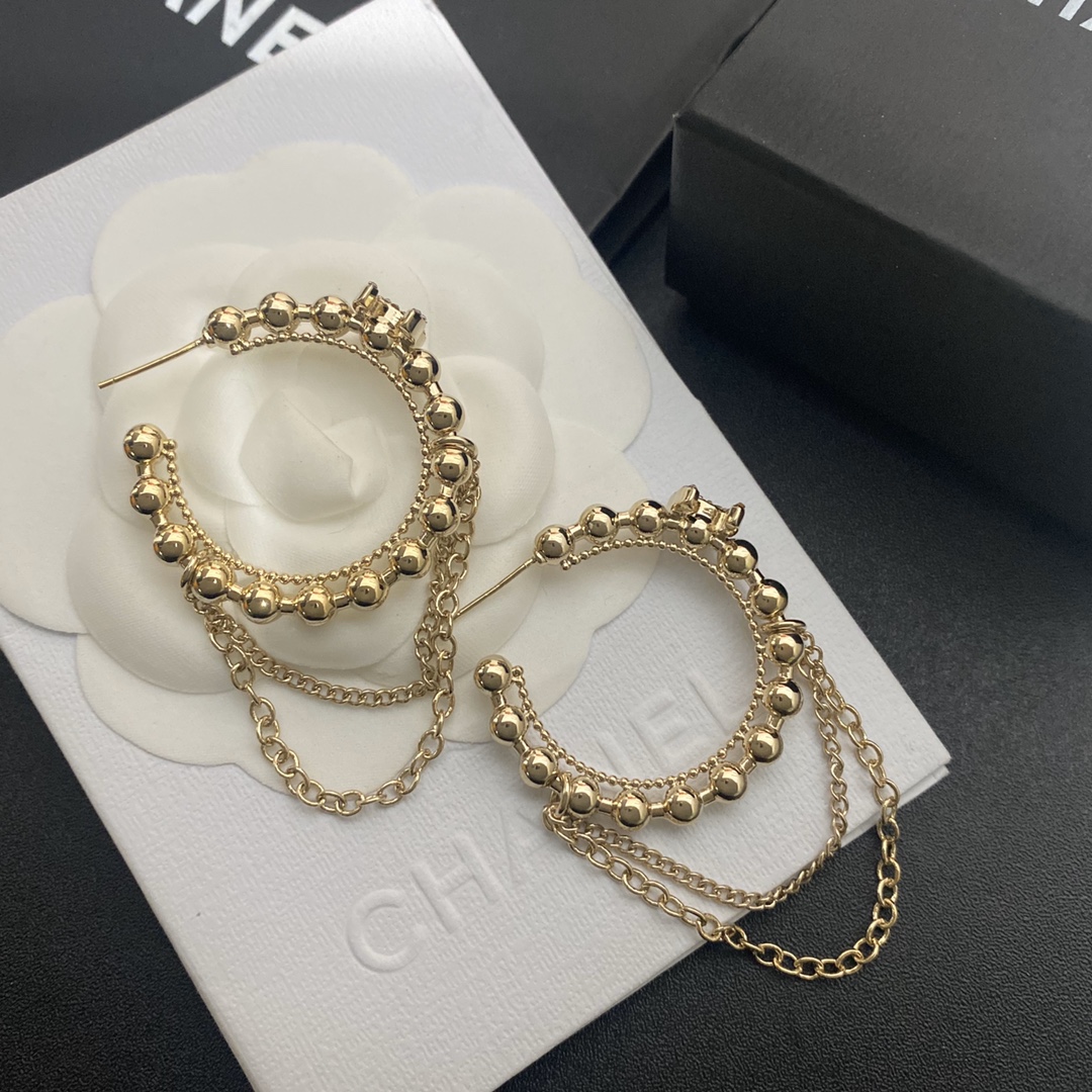 A894  Chanel earrings 109100