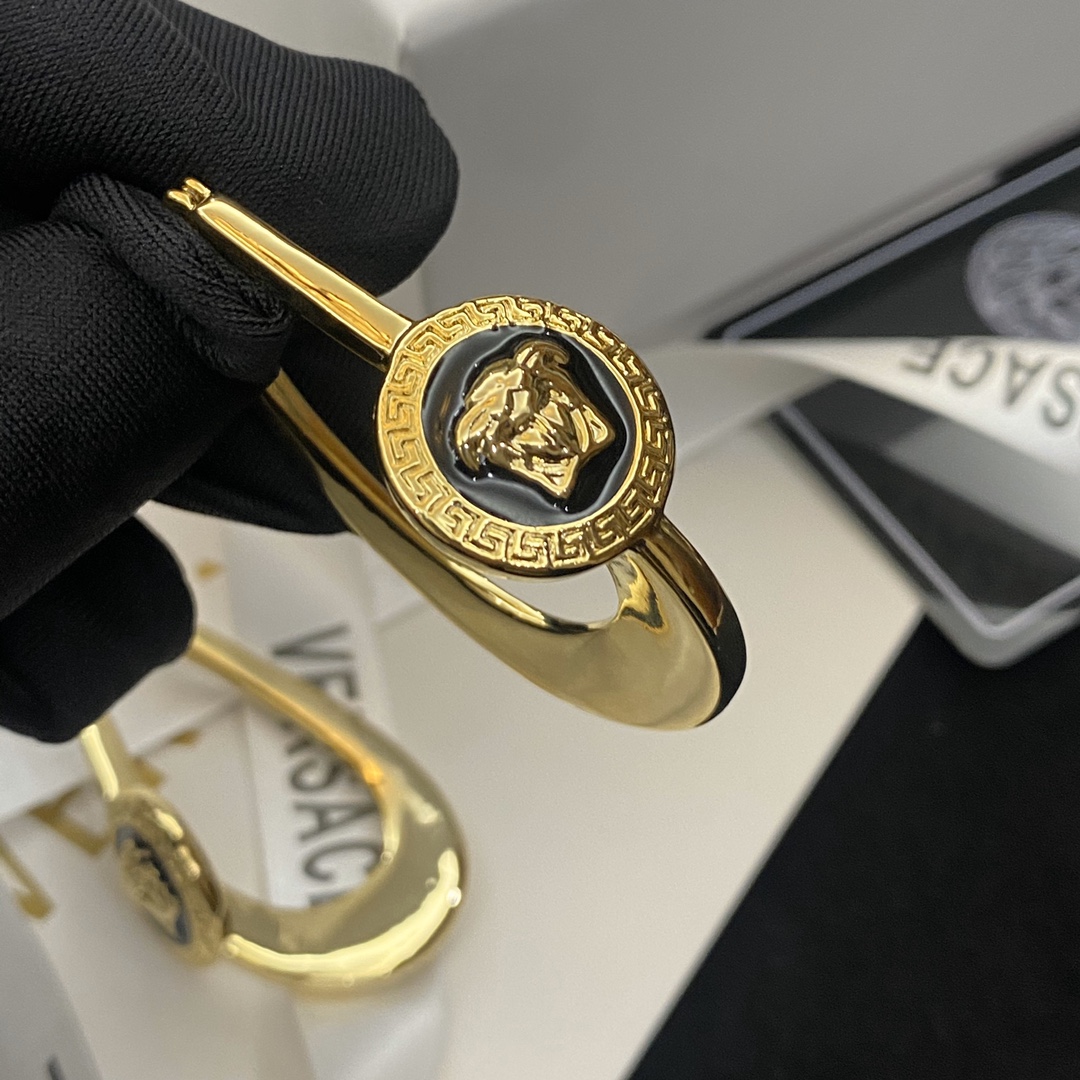 A144 VERSACE earrings 109093