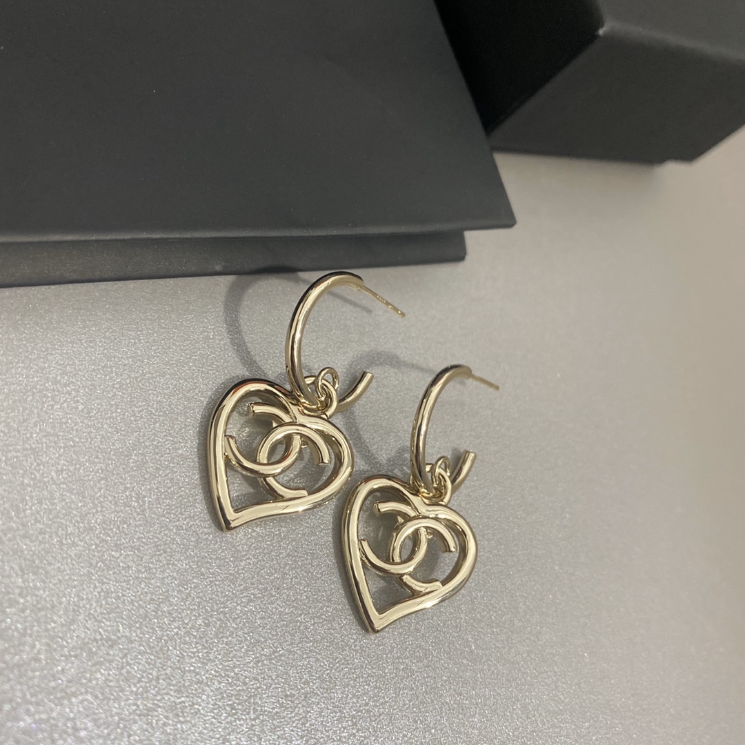 A162 Chanel earrings 109067