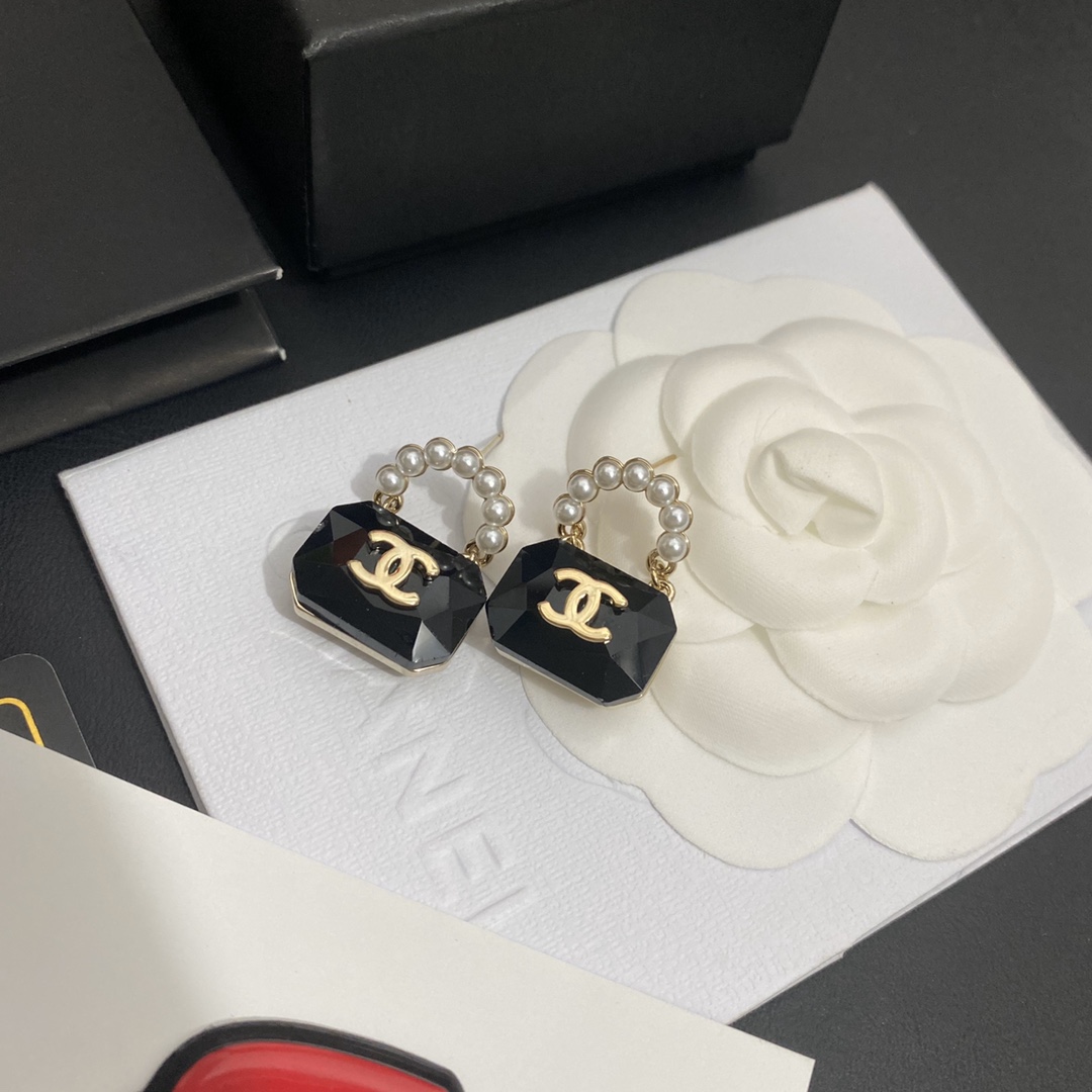 A1113 Chanel earrings 109051