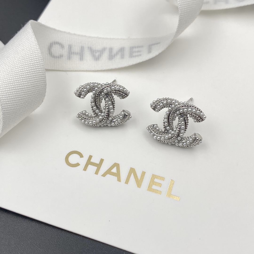 A827 Chanel earrings 108223