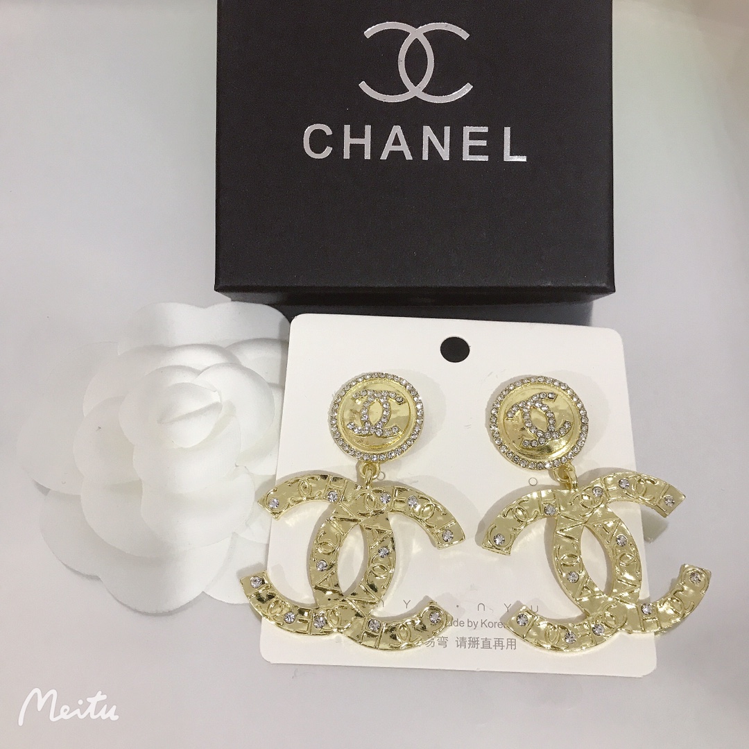 Chanel earrings 109002