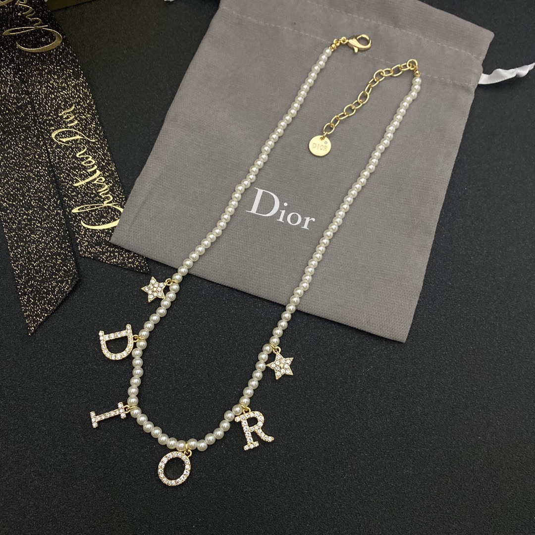 B352 Dior necklace 109021
