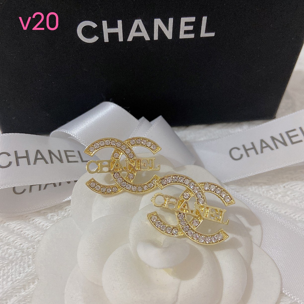 Chanel earrings 109184