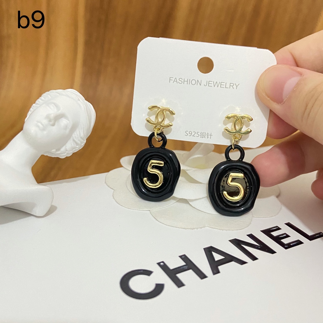 Chanel earrings 109175