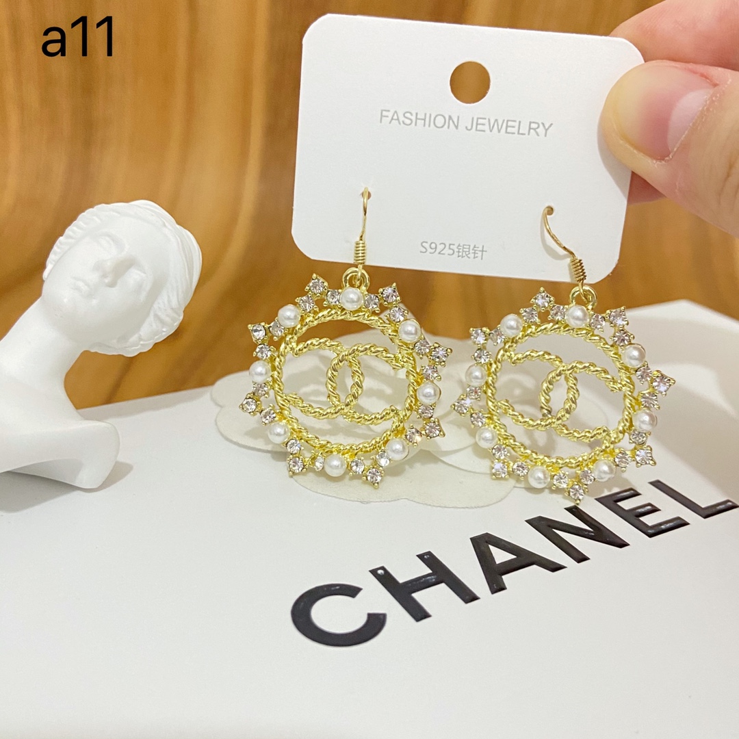 vintageaesthetic Chanel earrings 109174
