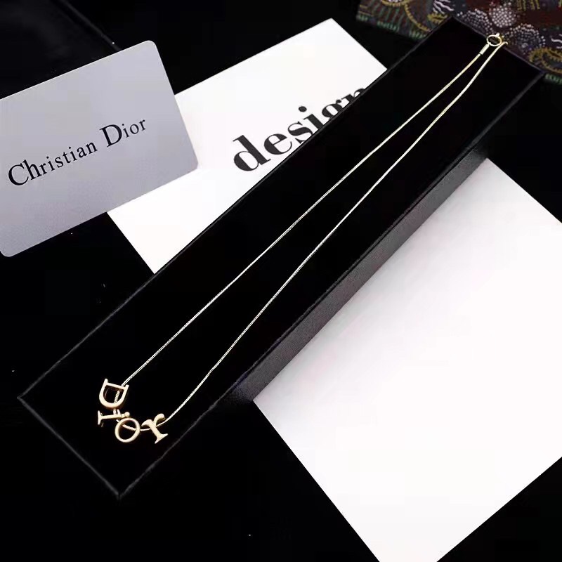 Dior necklace 109153