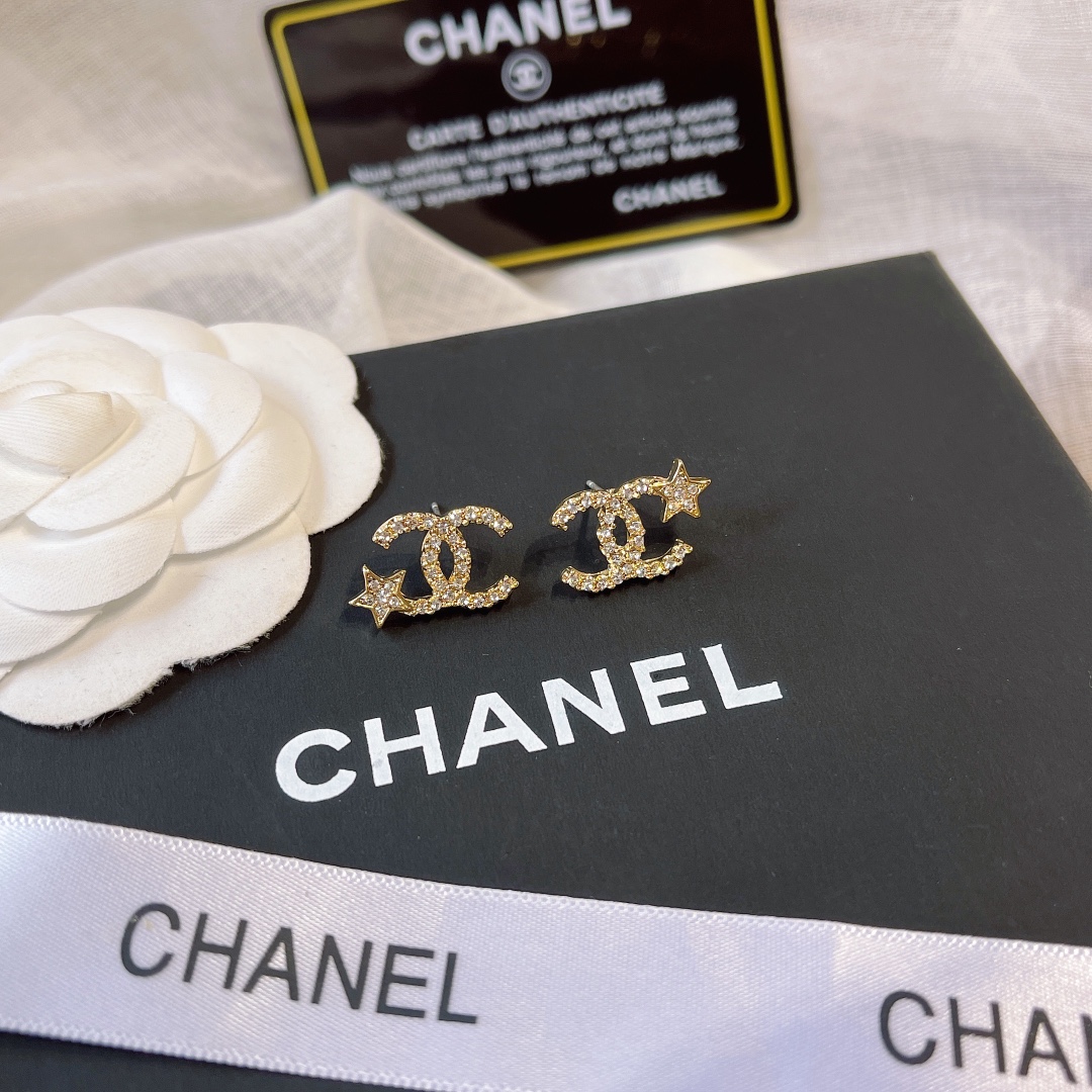 A735   Chanel earrings 109257