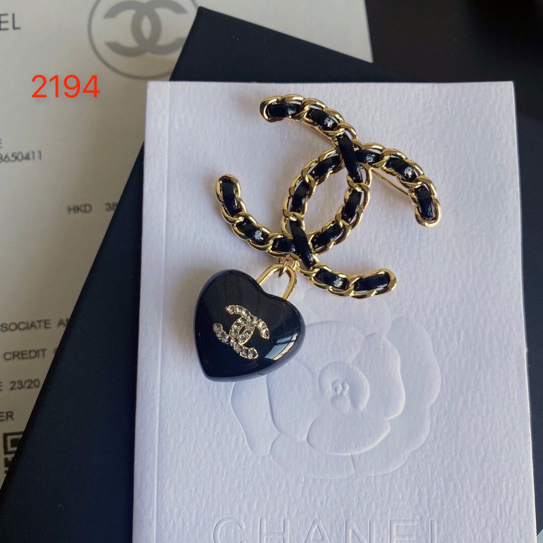 Chanel brooch 109244