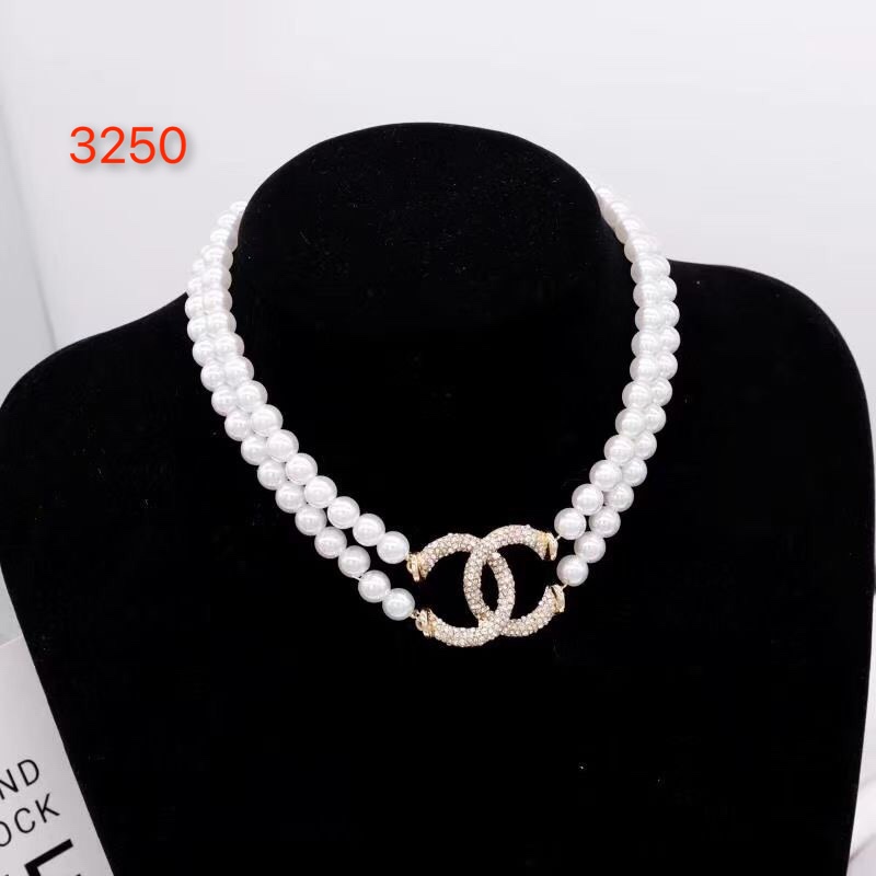 Chanel necklace 109241