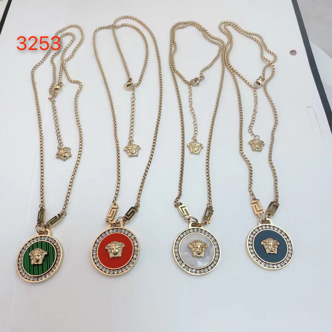 Versace necklace 109238