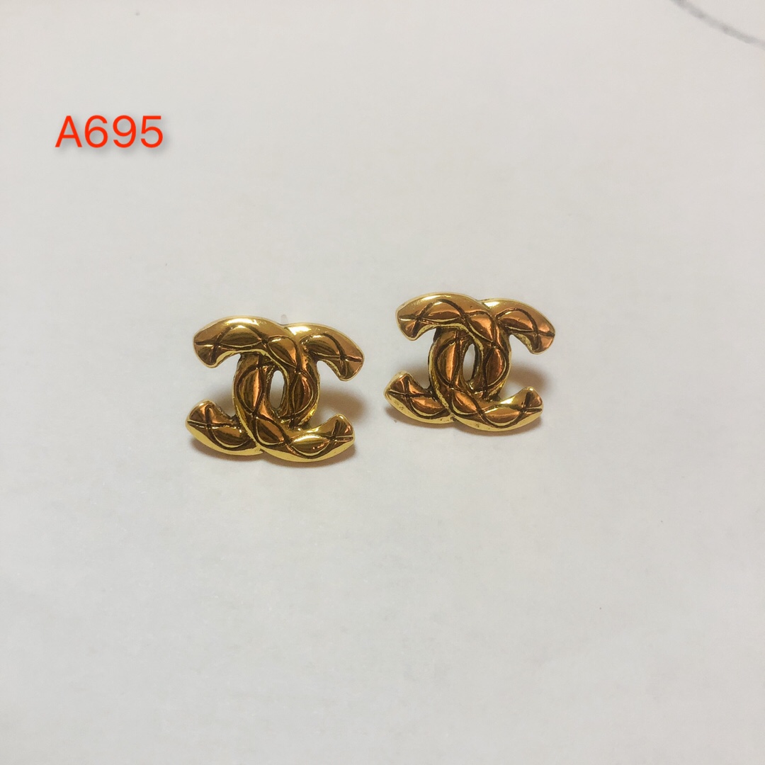 Chanel earrings 109235