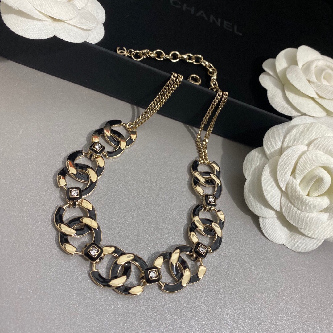Chanel necklace 109232