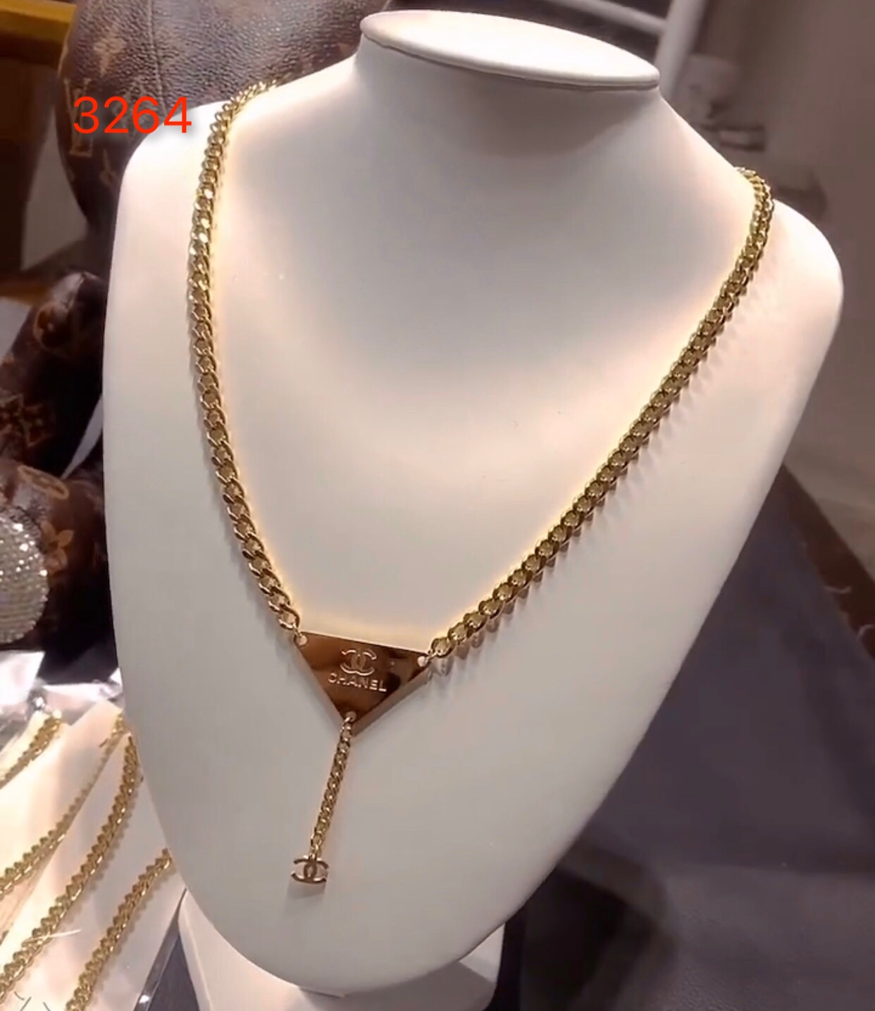 Chanel necklace 109269