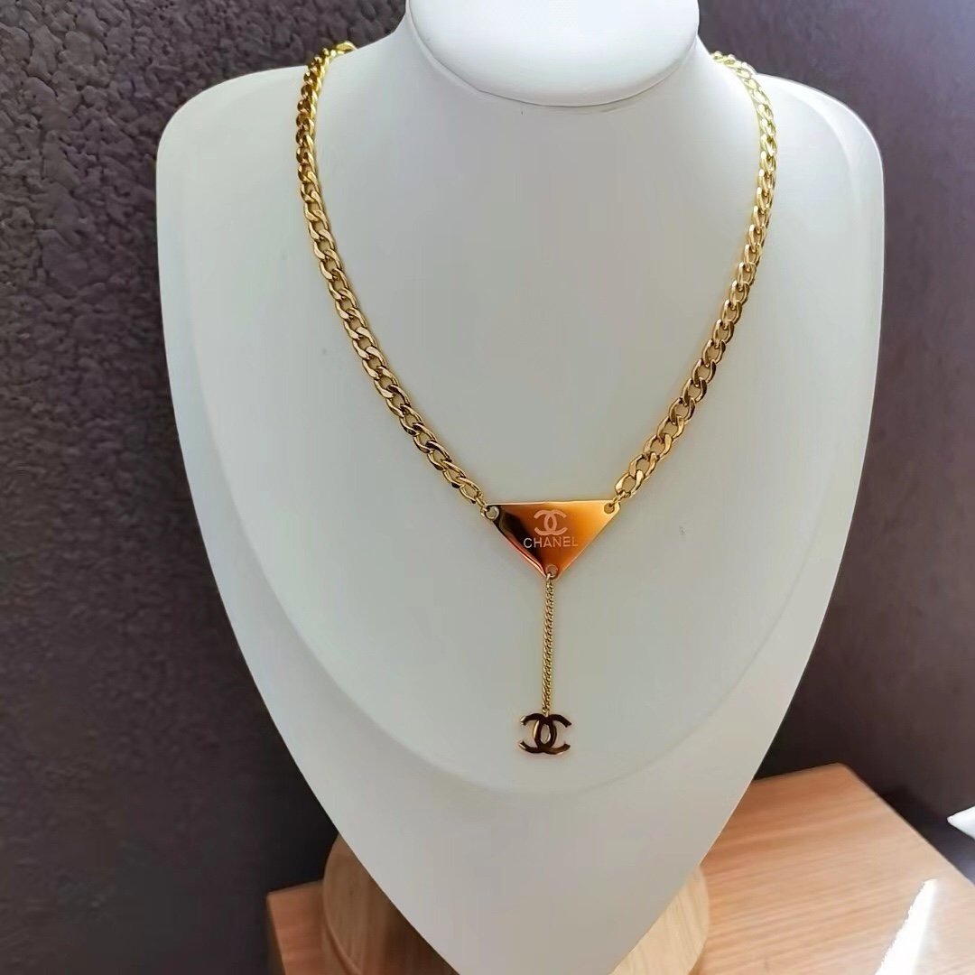 Chanel necklace 109269
