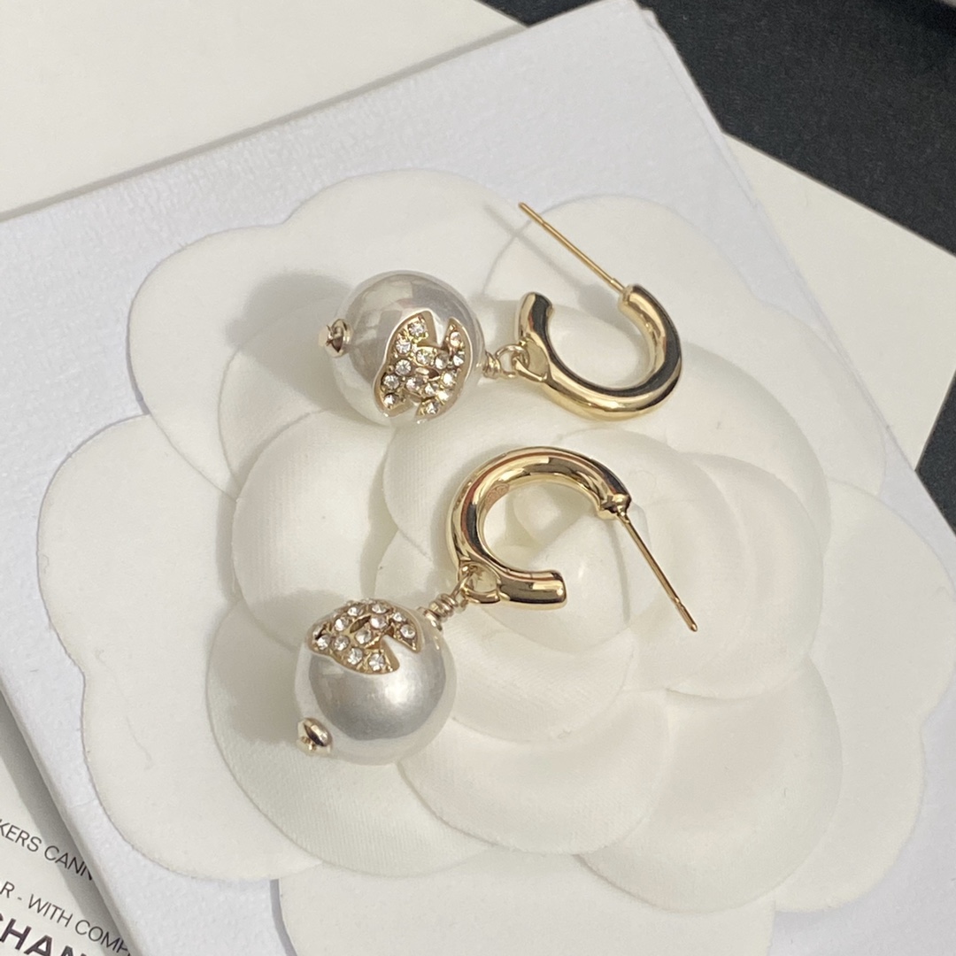 A136 Chanel earrings 109350
