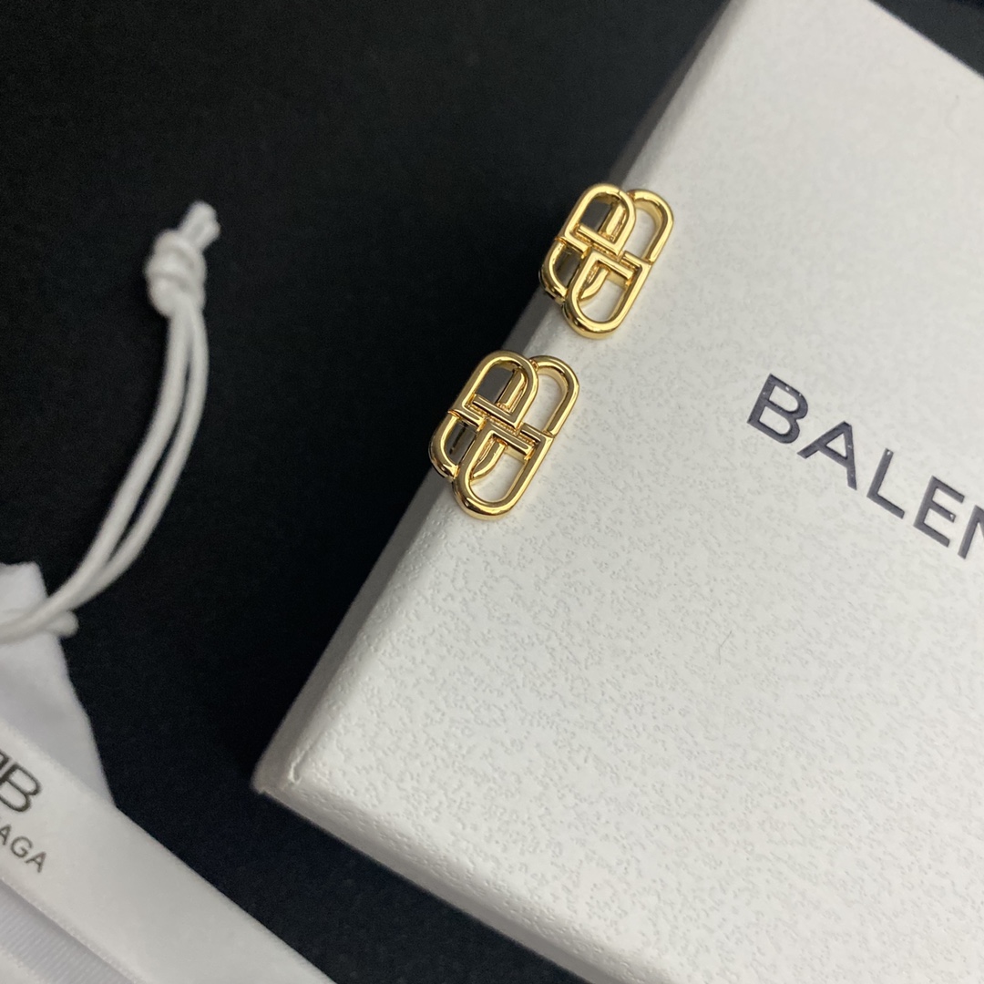 A725 Balenciaga earrings 107084