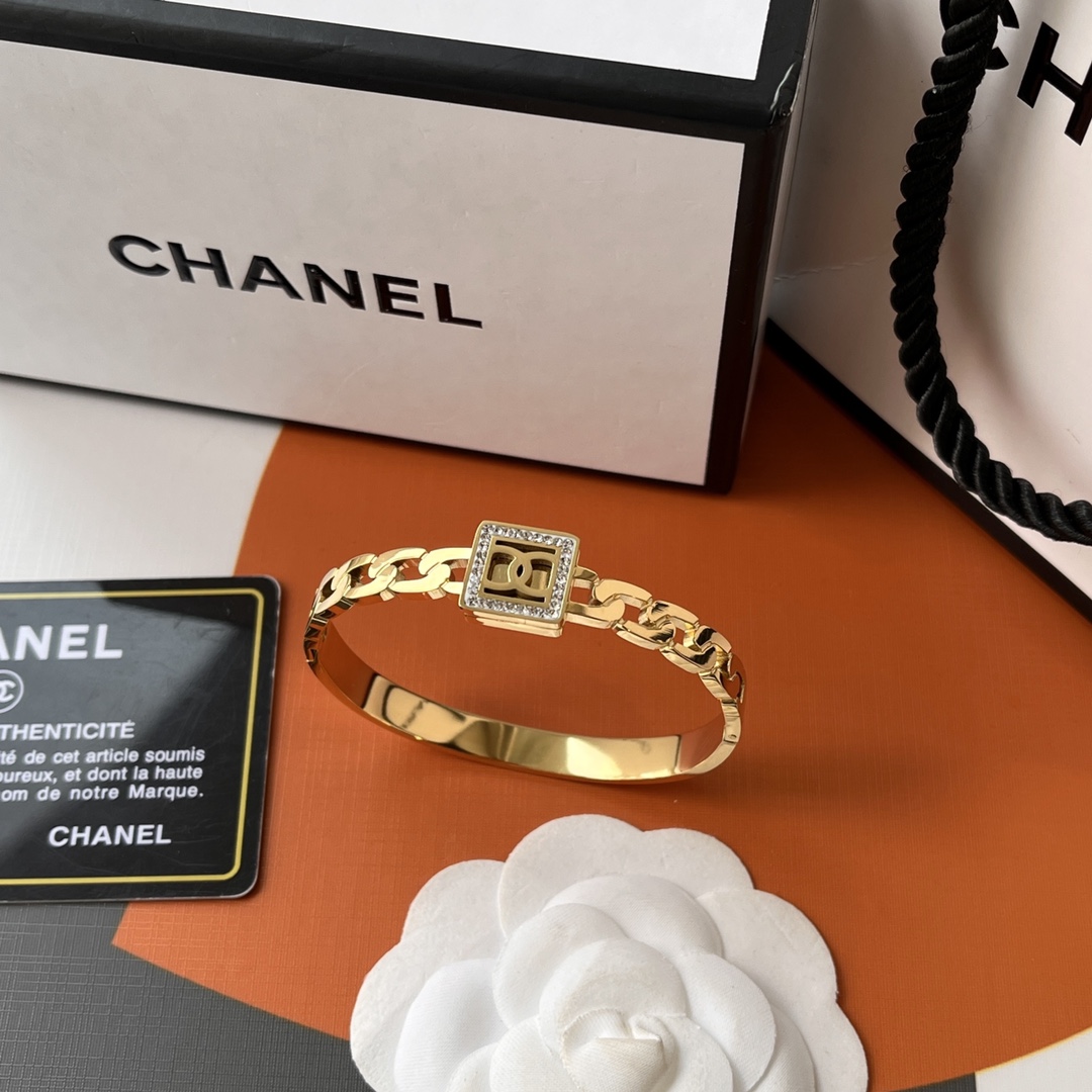 S325 Chanel bracelet