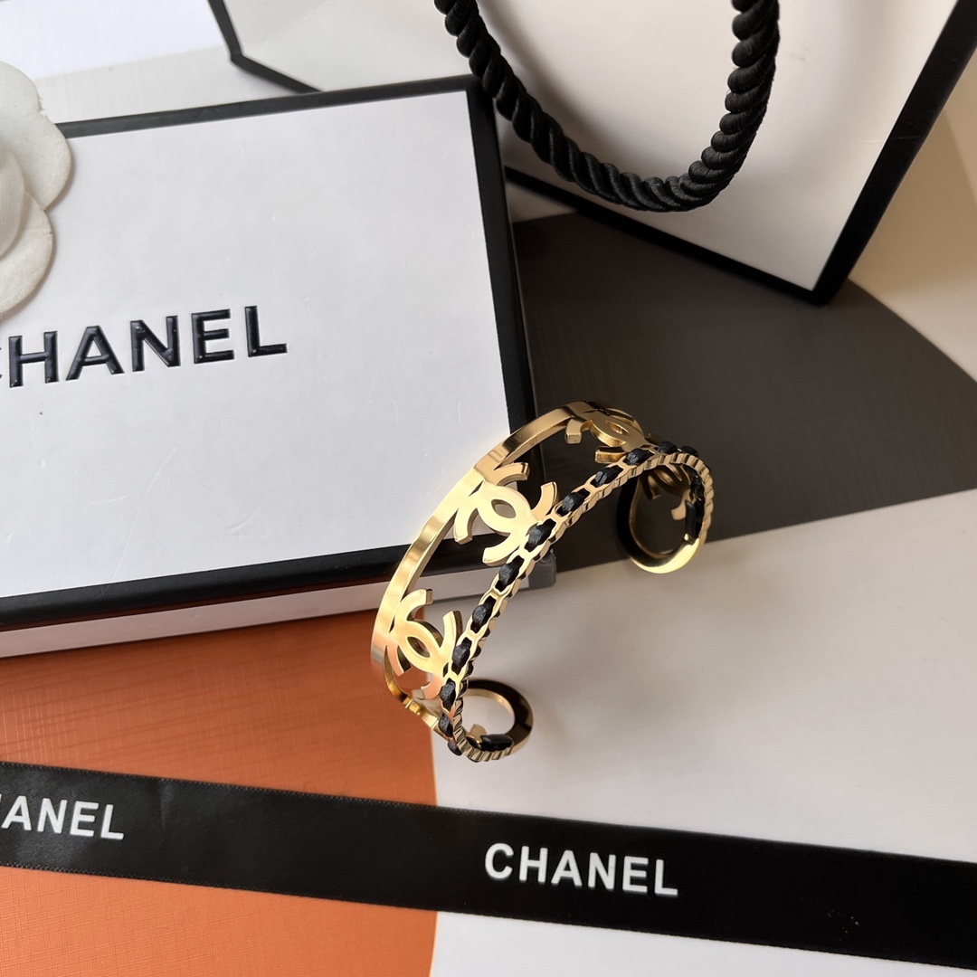 S323  Chanel bracelet