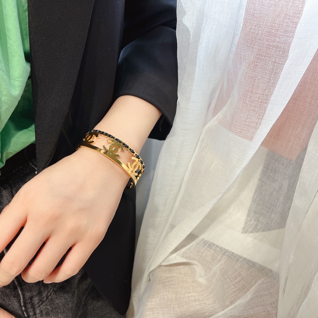 S323  Chanel bracelet