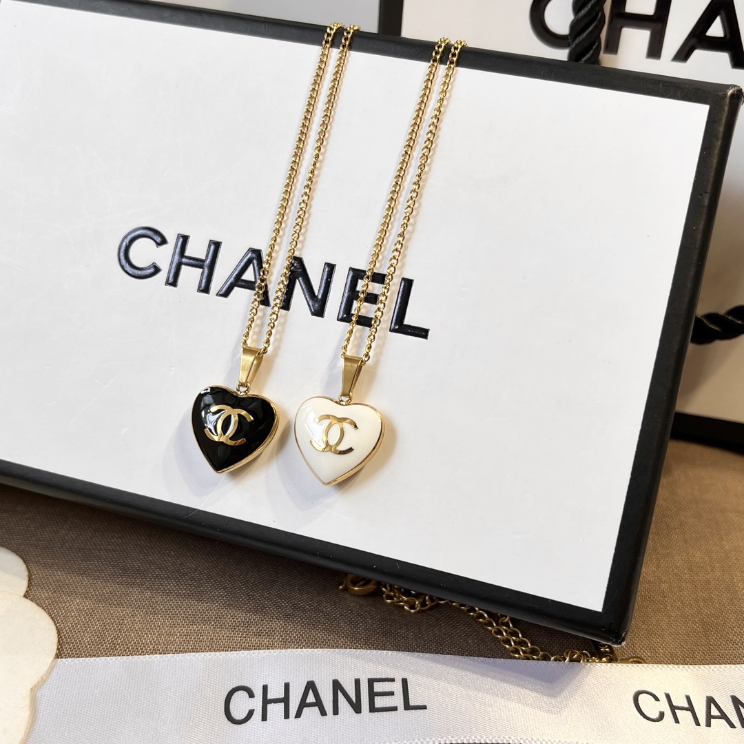 X444  Chanel necklace