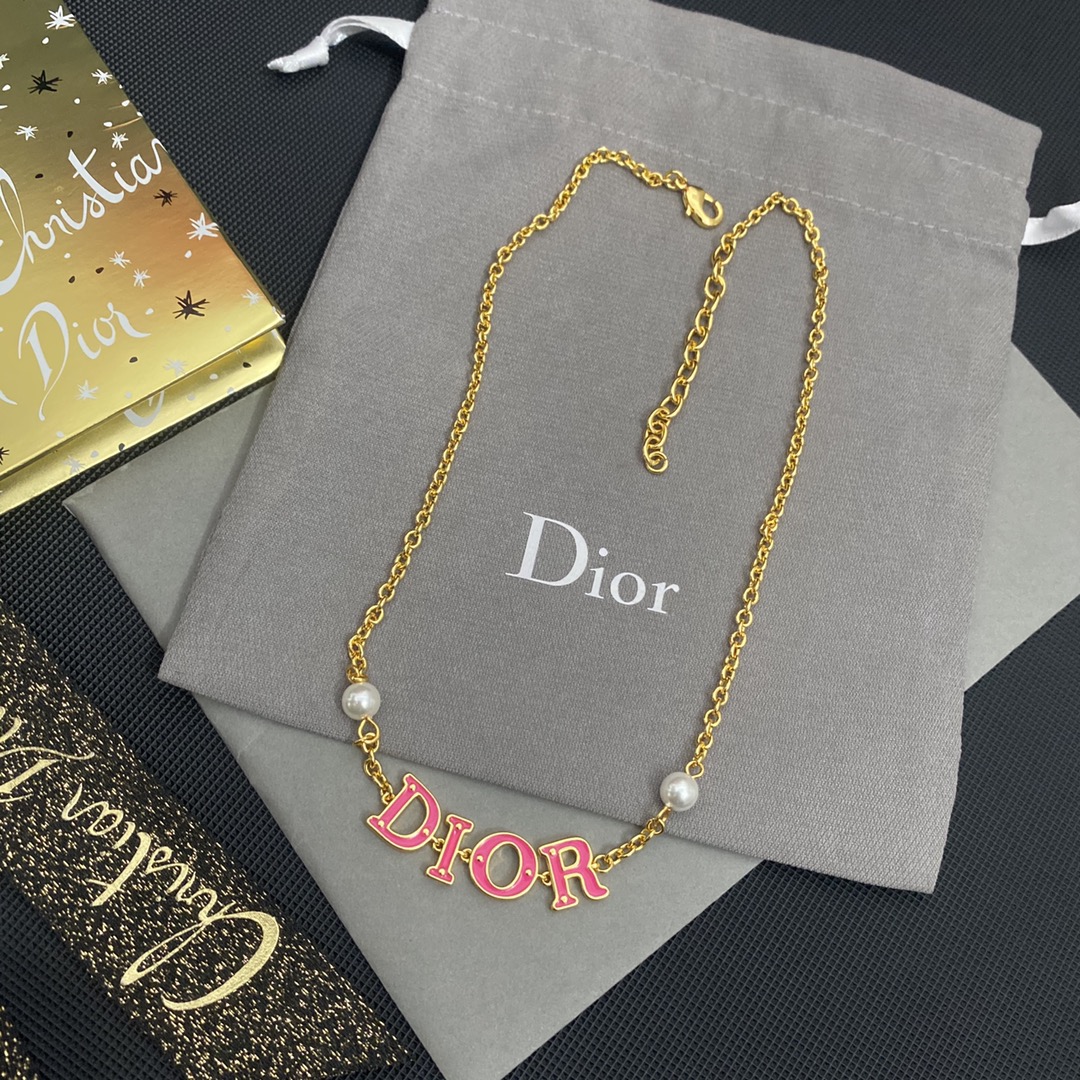 B394 Dior necklace