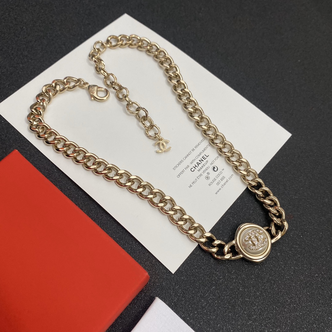 B359  Chanel necklace