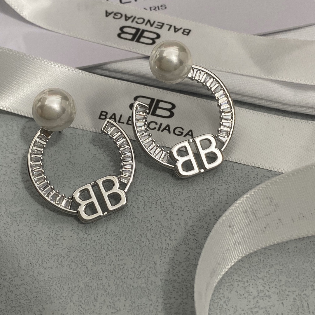 A690 Balenciaga BB silver hoop earrings