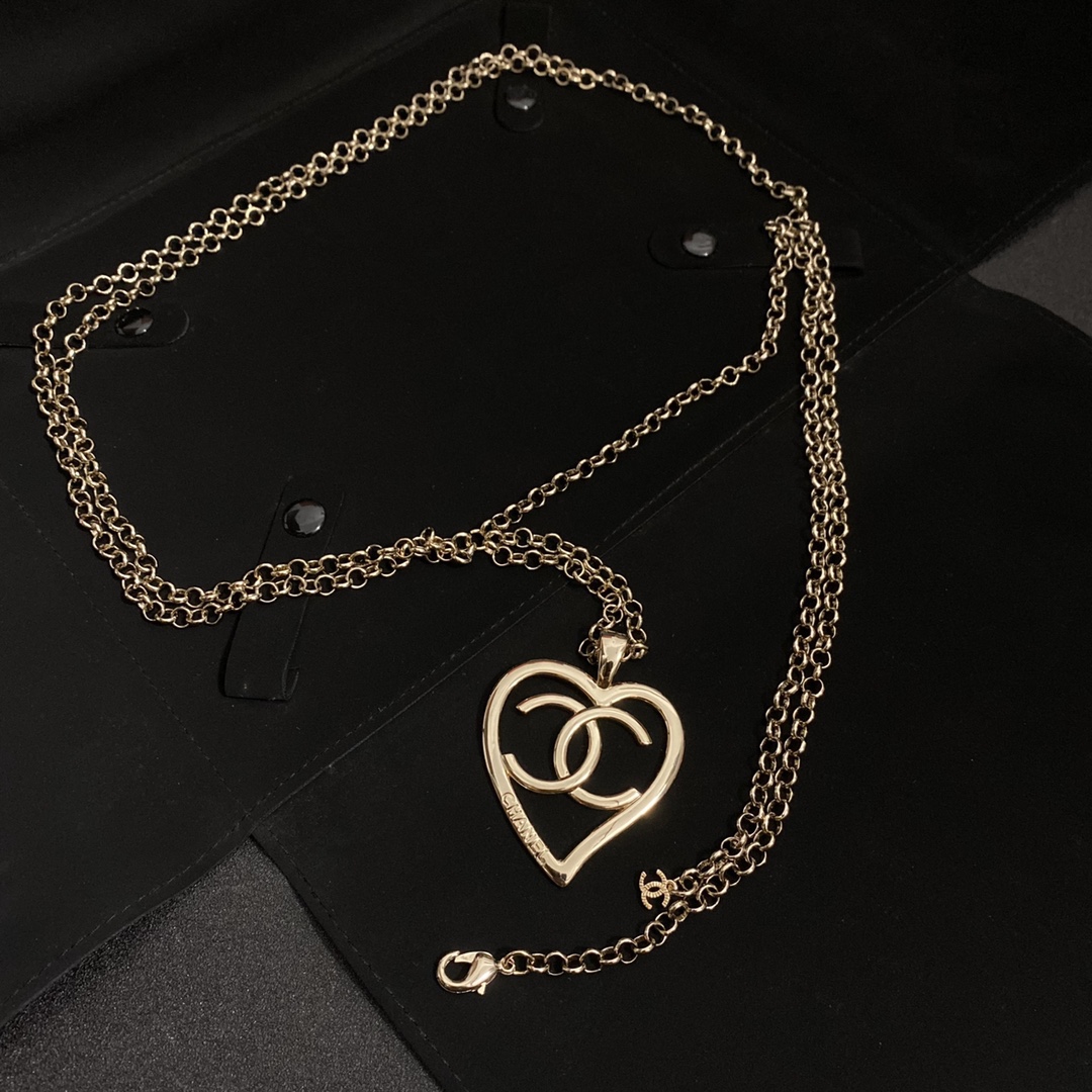 B361 Chanel new heart waist chain/belt