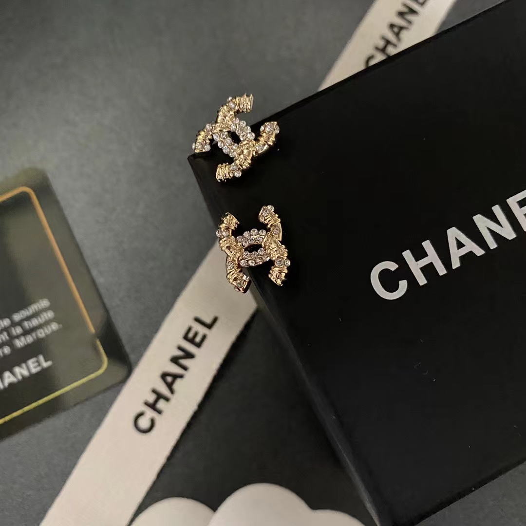 A903 Chanel earrings stud 109442