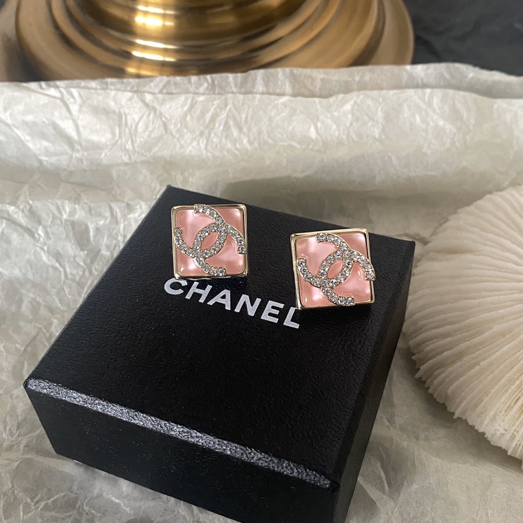 A673 Pink sweet Chanel earrings stud 109441