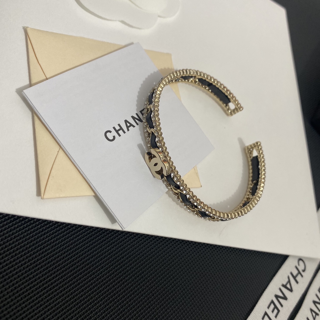 B100 Chanel bracelet 109425